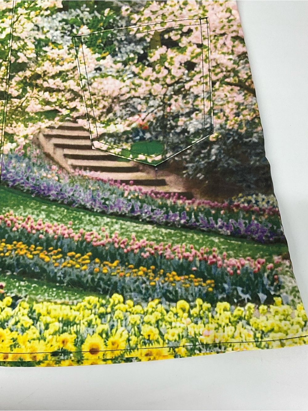 NWT Tyler McGillivary Park Mini Skirt Garden Landscape Graphic Floral Print - Picture 8 of 13